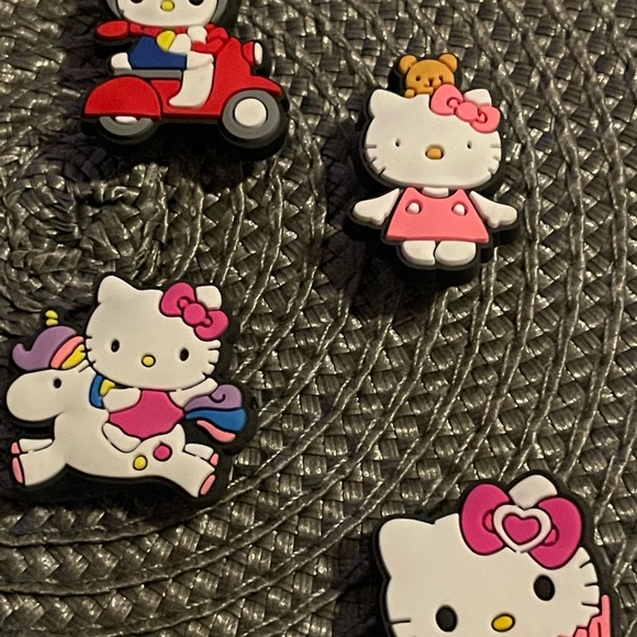 10pc Hello Kitty Love 💗 Sanrio Croc Charms - Picture 9 of 9